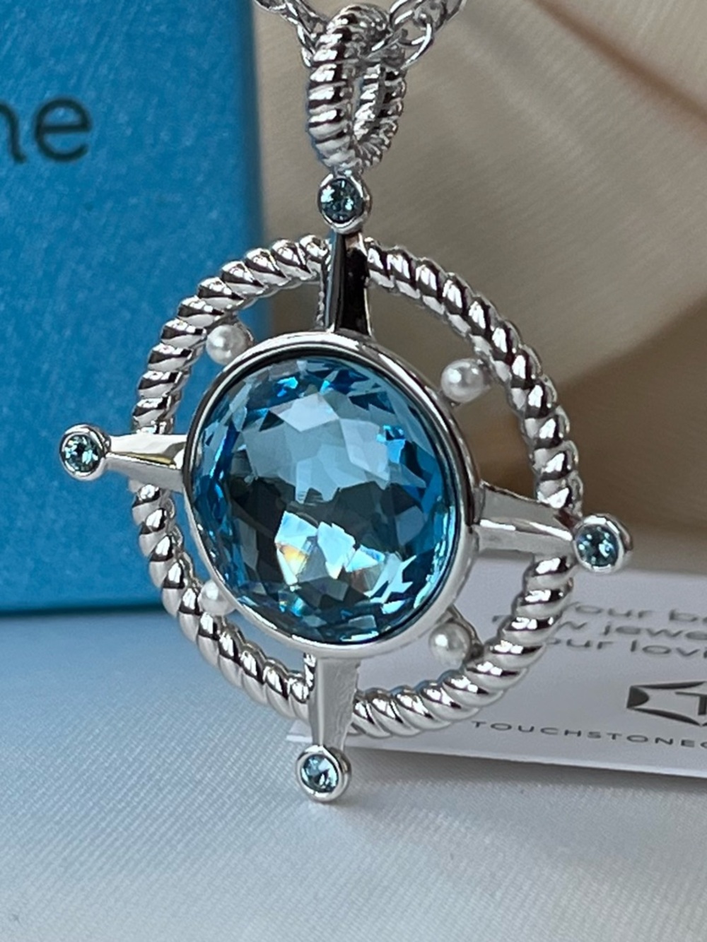 Swarovski’s TSC Find Your Way Necklace Pendant NWT/BNIB Last one‼️ - Picture 4 of 10